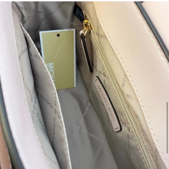 Manhattan MK cross body - Picture 8 of 9